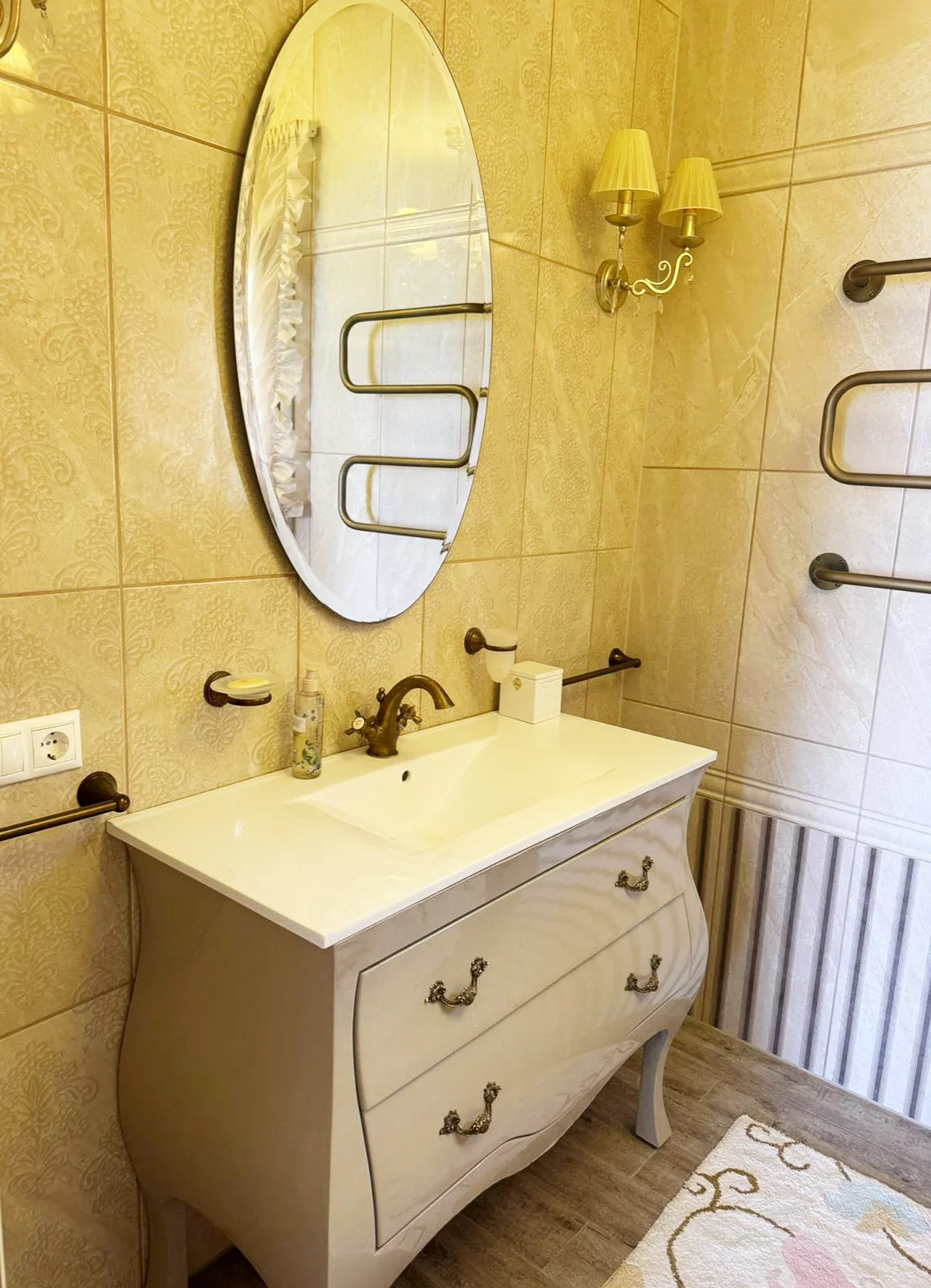 Renoir Lux Apartment - Photo 15